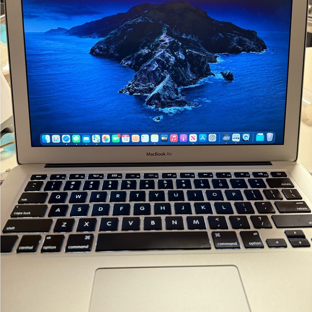 Apple MacBook Air 2014 - Silver 8gb ram 128gb ssd